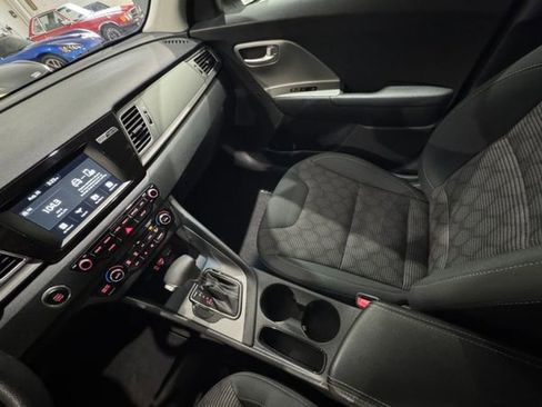 Used 2019 Kia Niro LX image 22