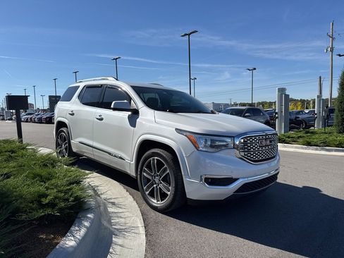 Used 2017 GMC Acadia Denali image 3