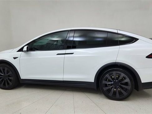 Used 2022 Tesla Model X image 4
