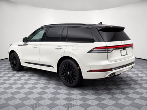 Used 2022 Lincoln Aviator Reserve w/ Equipment Group 201A AWD/4WD image 3
