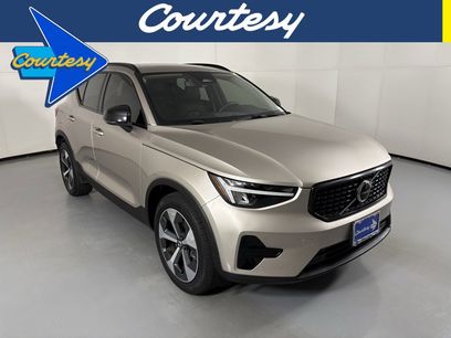 Used 2024 Volvo XC40 B5 Core