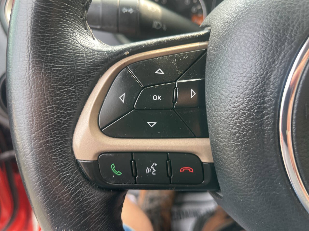 Used 2015 Jeep Renegade Latitude AWD/4WD image 31