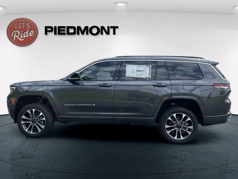 New 2025 Jeep Grand Cherokee L Overland w/ Trailer Tow Package AWD/4WD image 4