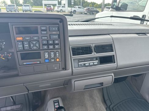 Used 1993 GMC Sierra 1500 4x4 Regular Cab image 21