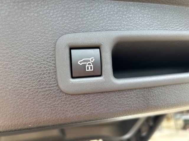 Used 2026 Toyota Sienna XLE FWD image 19