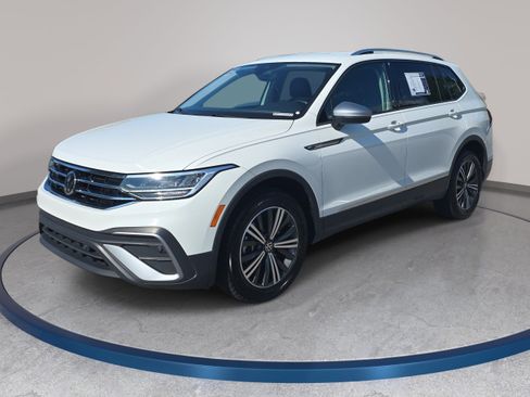 Used 2024 Volkswagen Tiguan Wolfsburg Edition FWD image 1