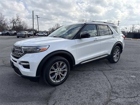 Used 2022 Ford Explorer Limited w/ Equipment Group 301A image 2