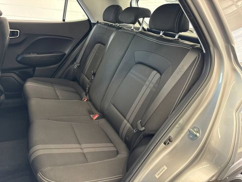 Used 2025 Hyundai Venue SEL FWD image 39