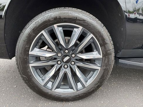 Used 2024 Cadillac Escalade ESV Sport AWD/4WD image 43