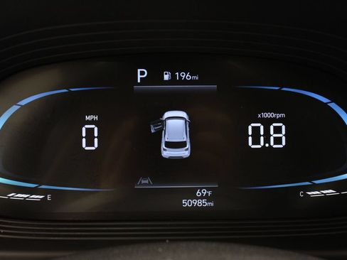 Used 2024 Hyundai Venue SEL FWD image 22