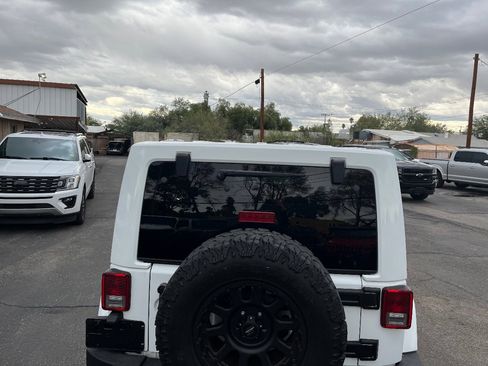 Used 2015 Jeep Wrangler Unlimited Sahara w/ Connectivity Group image 68