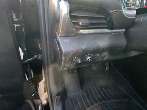 Used 2019 Chevrolet Traverse LT image 25