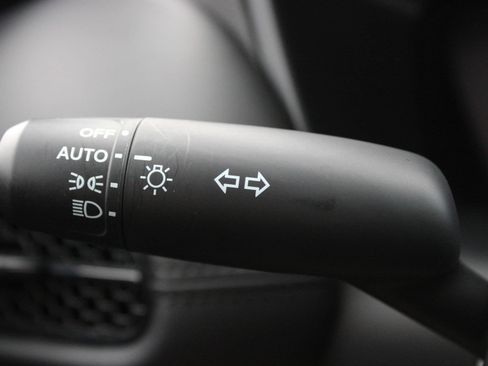 Used 2025 Honda HR-V LX image 31