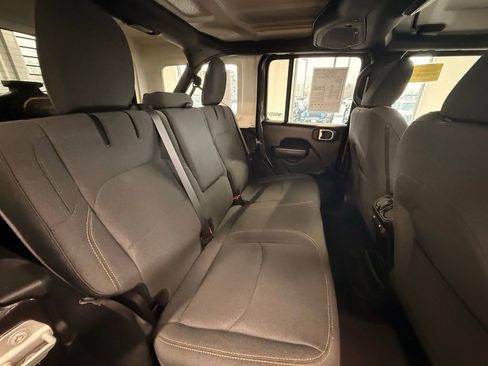 Used 2024 Jeep Wrangler Unlimited w/ Convenience Group image 19