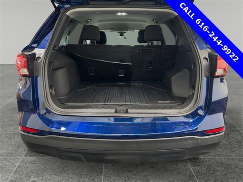 Used 2022 Chevrolet Equinox LS w/ LS Convenience Package image 13