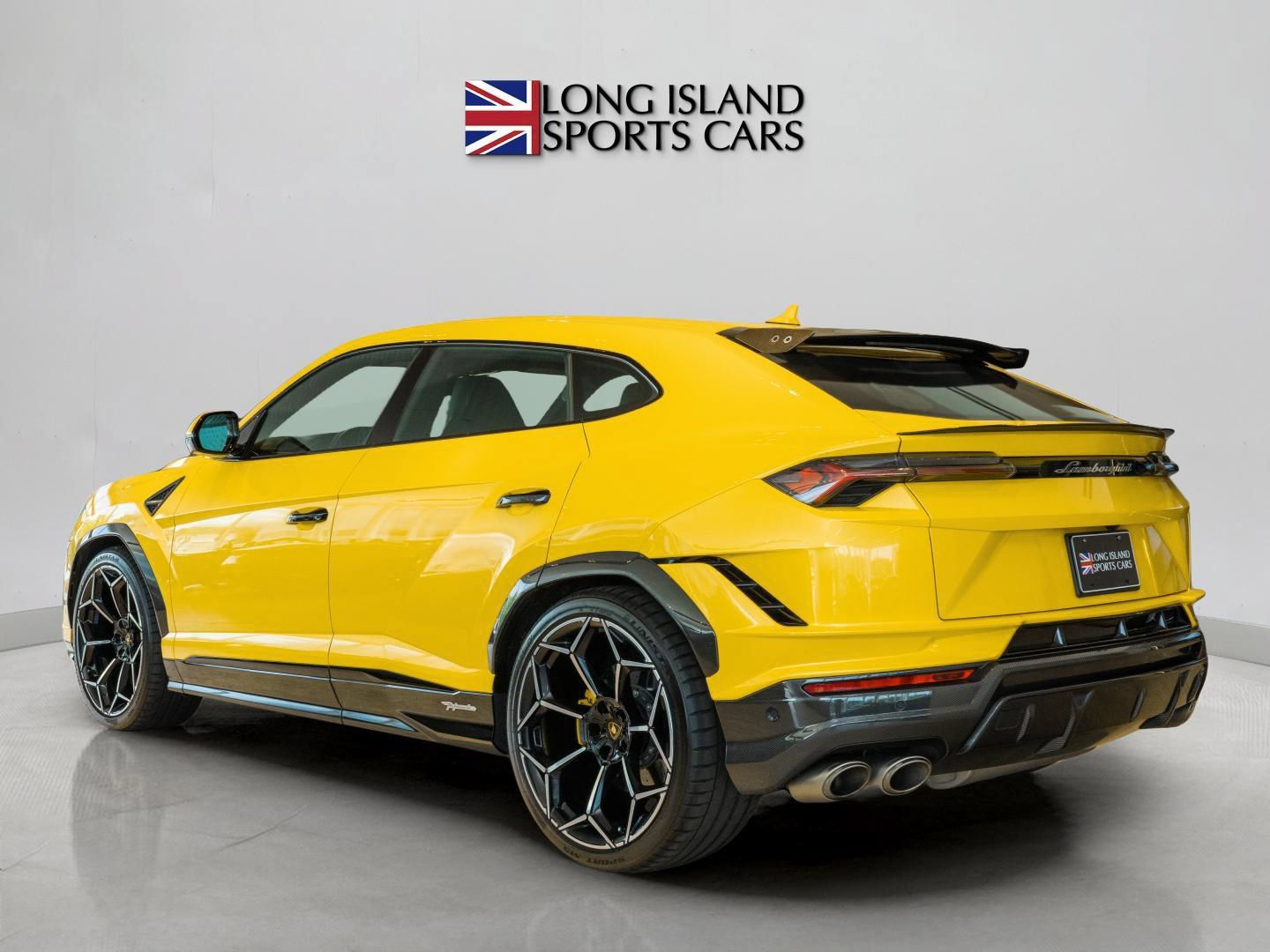 Used 2024 Lamborghini Urus Performante AWD/4WD image 4