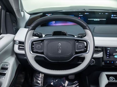 New 2026 Lincoln Navigator L Black Label AWD/4WD image 20