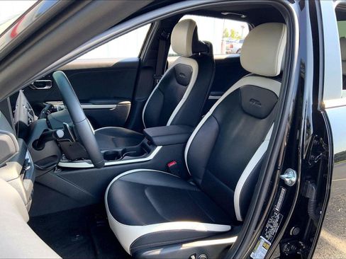 Used 2025 Kia K4 GT-Line w/ GT-Line Premium Package FWD image 23