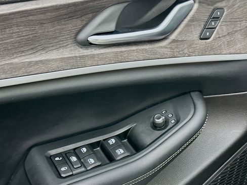 Used 2023 Jeep Grand Cherokee L Limited image 15