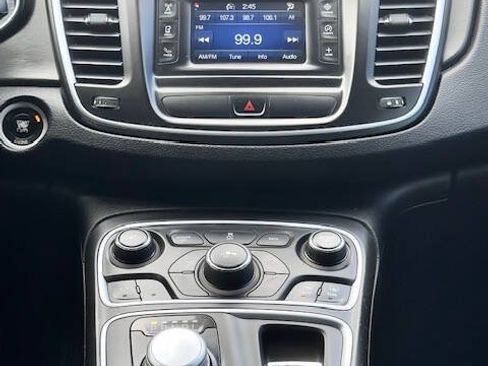 Used 2015 Chrysler 200 Limited FWD image 16