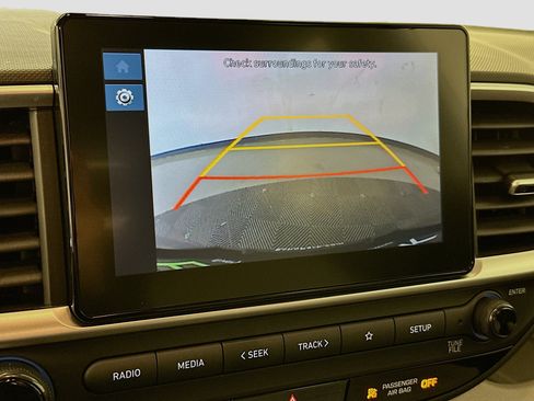 Used 2025 Hyundai Venue SEL image 22