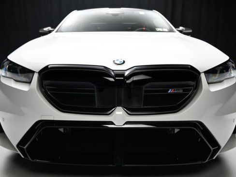 Used 2026 BMW M5 w/ Carbon Package image 28