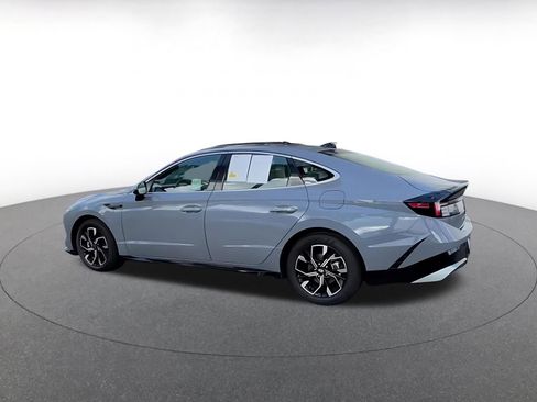 Used 2025 Hyundai Sonata SEL FWD image 10