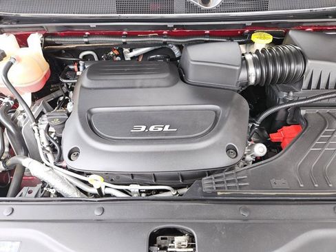 Used 2017 Chrysler Pacifica Touring-L FWD image 27