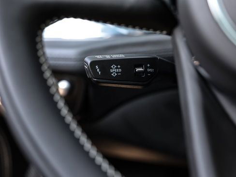 Used 2023 Bentley Bentayga Speed image 26