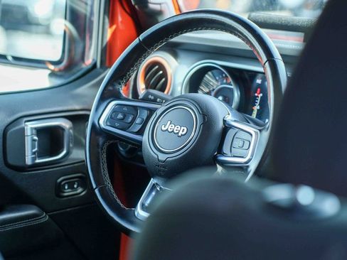 Used 2020 Jeep Wrangler Unlimited Sahara w/ Uconnect 4C Nav & Sound Group AWD/4WD image 20
