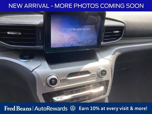 Used 2022 Ford Explorer XLT w/ Equipment Group 202A AWD/4WD image 14