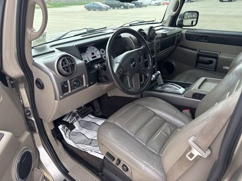 Used 2004 HUMMER H2 w/ Preferred Equipment Group image 25