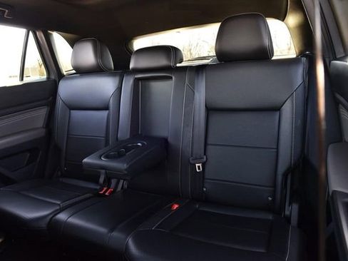 Certified 2022 Volkswagen Atlas Cross Sport SE w/ Panoramic Sunroof Package image 20