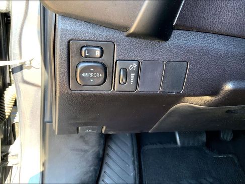 Used 2019 Toyota Corolla LE FWD image 32