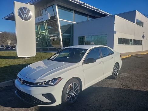 Certified 2025 Volkswagen Jetta Sport image 1