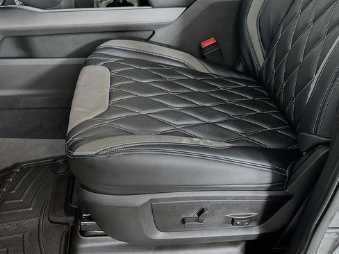 New 2026 RAM 3500 Big Horn AWD/4WD image 26