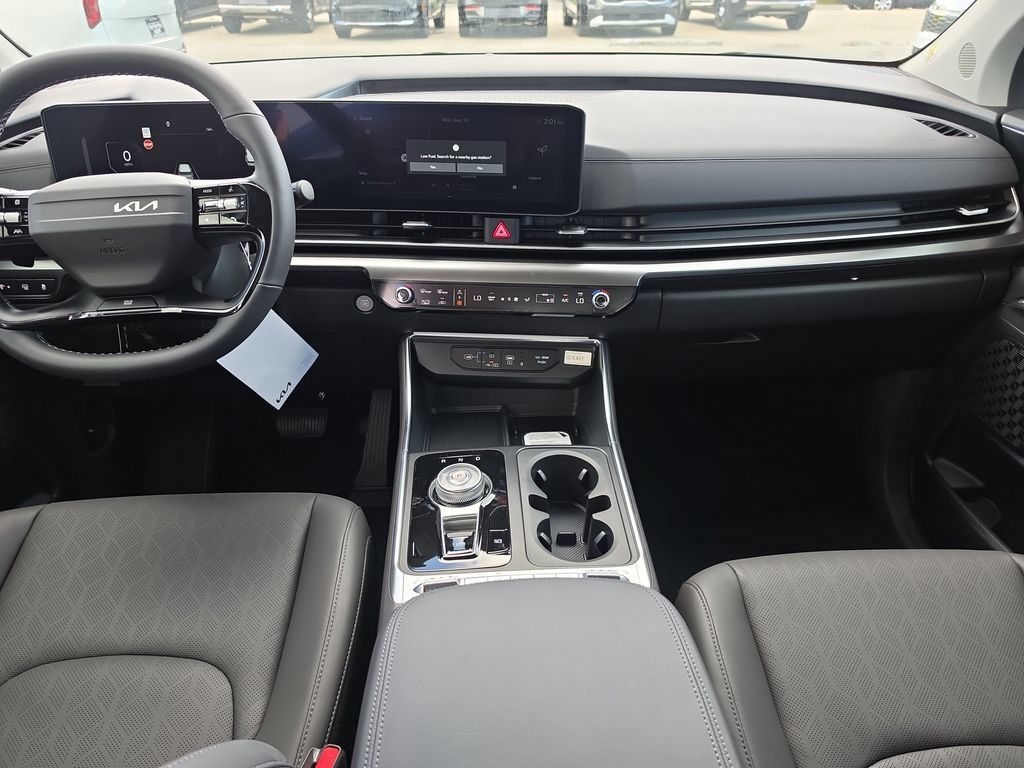 New 2027 Kia Carnival SX w/ Dark Edition Package FWD image 13