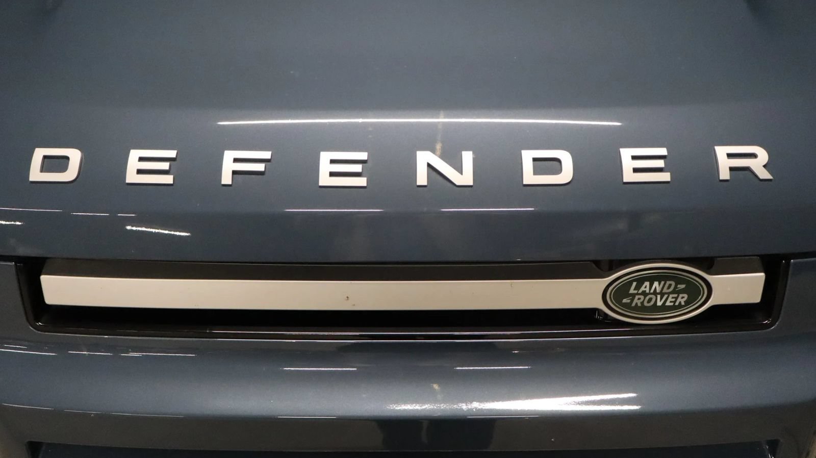 Used 2025 Land Rover Defender 110 S AWD/4WD image 29