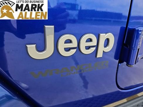 Used 2018 Jeep Wrangler Unlimited Sahara AWD/4WD image 32
