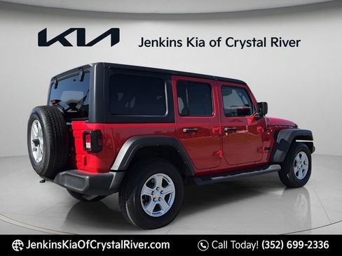 Used 2022 Jeep Wrangler Unlimited Sport AWD/4WD image 5