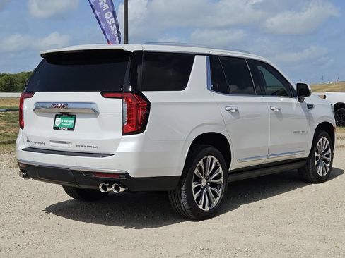 Used 2021 GMC Yukon Denali w/ Denali Premium Package AWD/4WD image 5