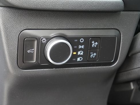 Certified 2022 Ford Escape SE w/ SE Sport Appearance Package image 6