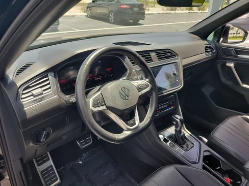 Used 2023 Volkswagen Tiguan SE R-Line FWD image 18