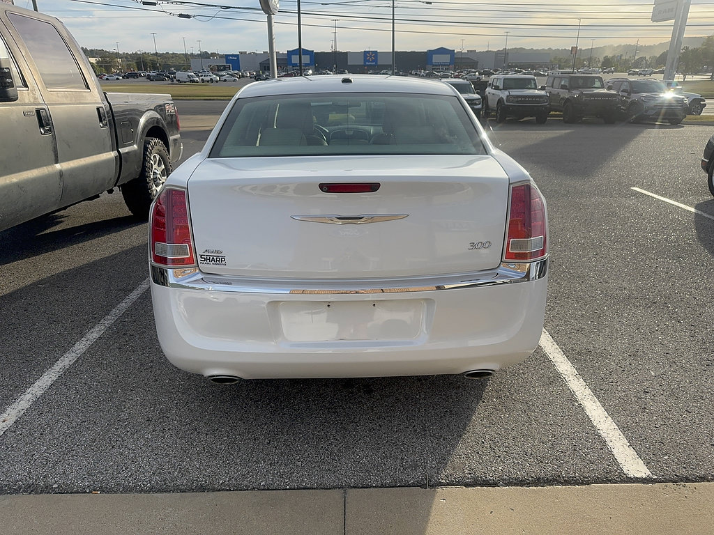 Used 2014 Chrysler 300 AWD w/ Driver Convenience Group image 11