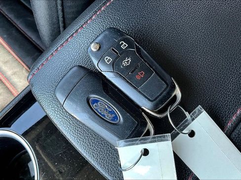 Used 2016 Ford Fusion SE image 26