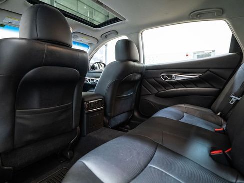 Used 2015 INFINITI Q70 L 3.7 image 30