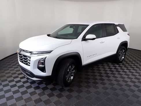 New 2025 Chevrolet Equinox LT w/ Safety and Technology Package image 9