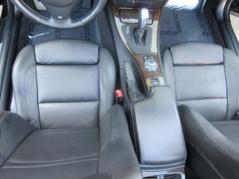 Used 2013 BMW 335i Convertible image 16