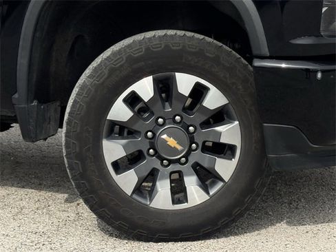 Used 2021 Chevrolet Silverado 2500 Custom w/ Custom Value Package image 23