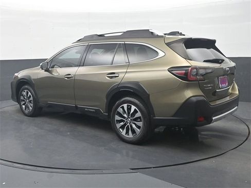 Used 2023 Subaru Outback Touring XT image 5